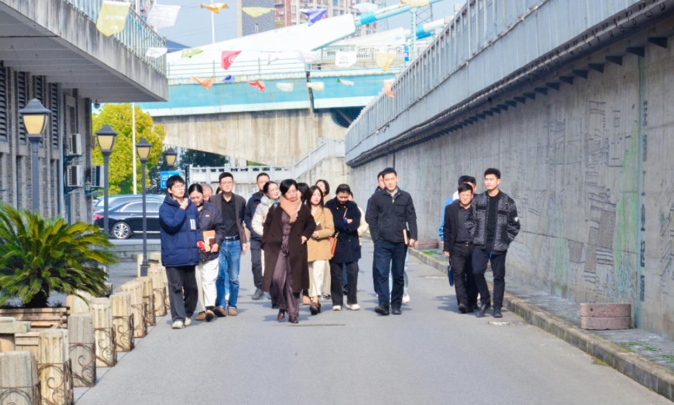 “走進(jìn)園區(qū)，共享未來(lái)”鏡湖區(qū)高層次人才服務(wù)企業(yè)雙向促進(jìn)對(duì)接交流活動(dòng)在園舉辦